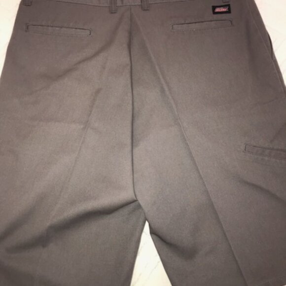 Dickies Men's Utility Shorts, Everyday Five-Pocket Design, Gray - Picture 2 of 3